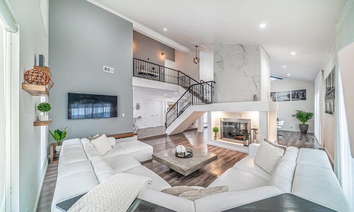 Photo of Livingroom in Woodland Hills