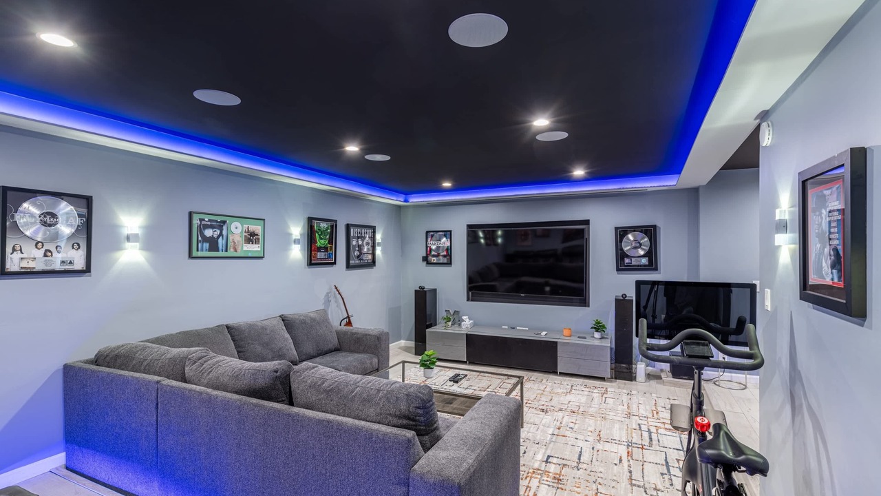 Photo of Bedroom in Woodland Hills