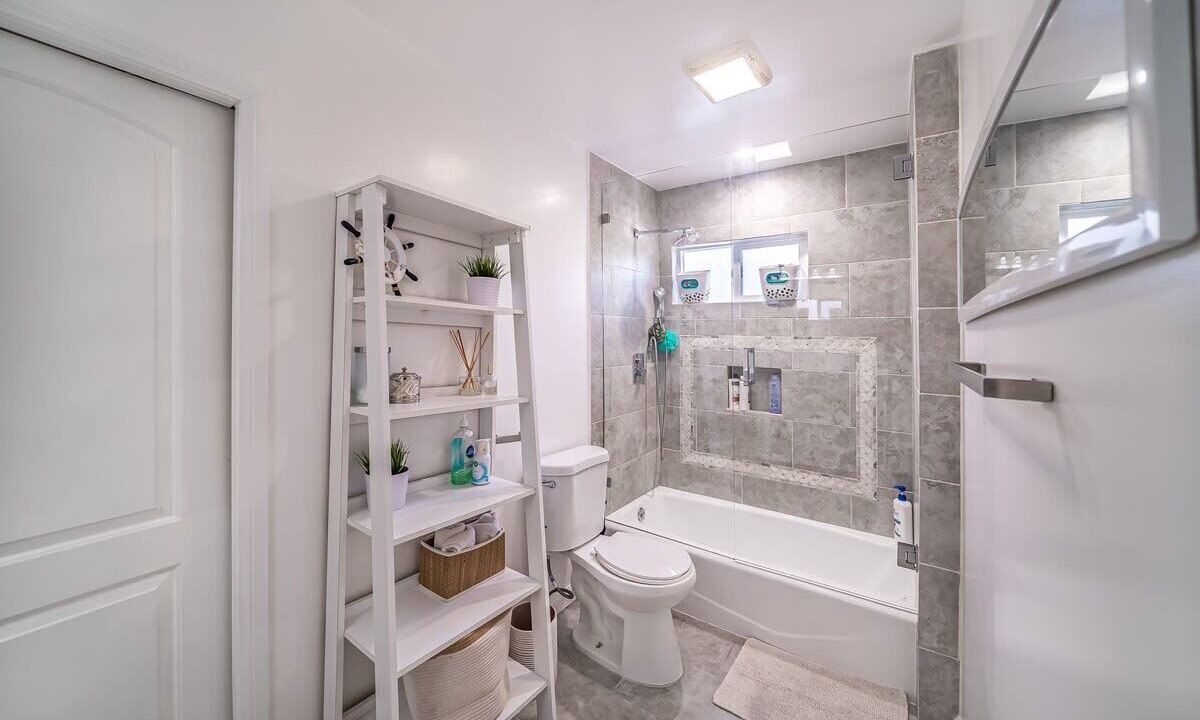 Photo of Bathroom in Woodland Hills
