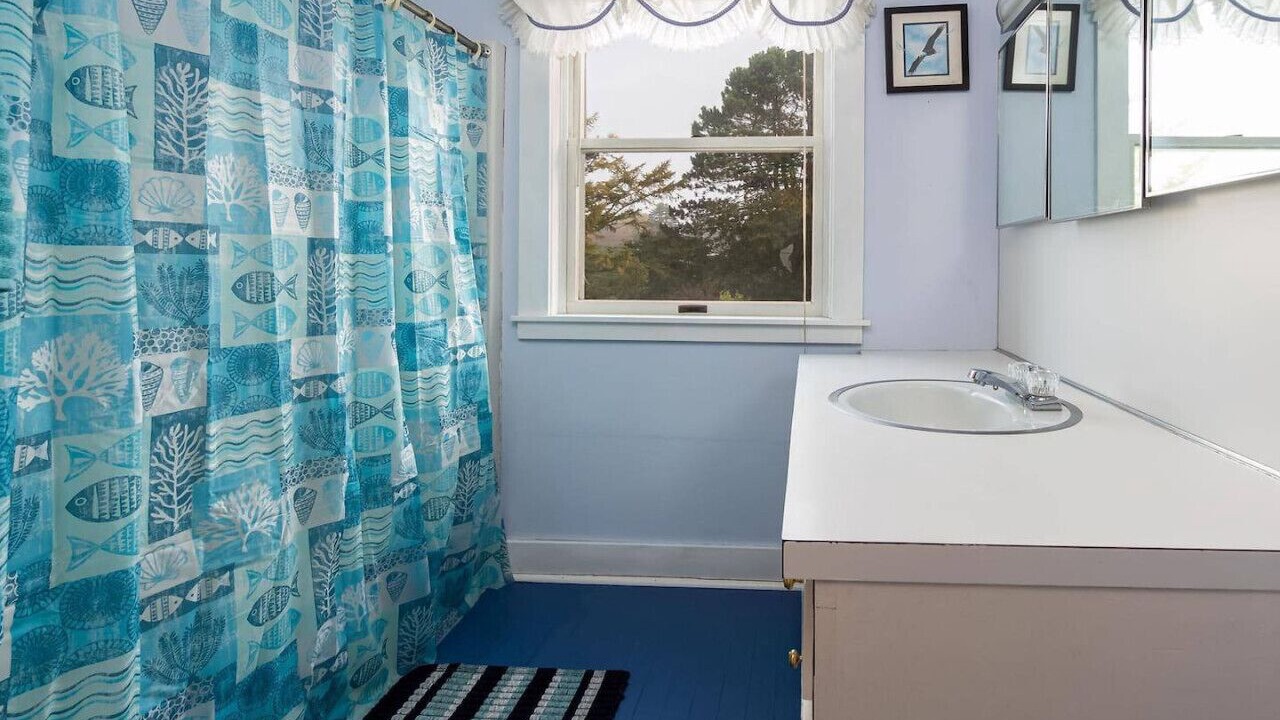 Photo of Bathroom in Mid-Coast and Islands