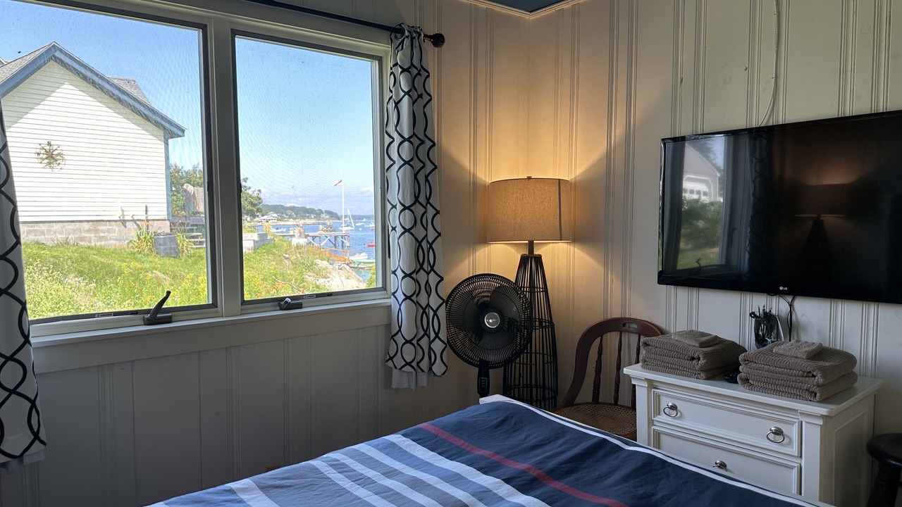 Photo of Bedroom in Mid-Coast and Islands