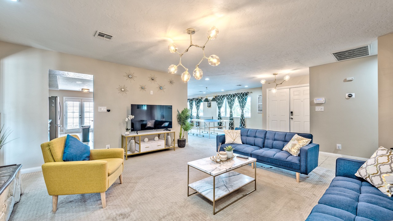 Photo of Livingroom in Enterprise