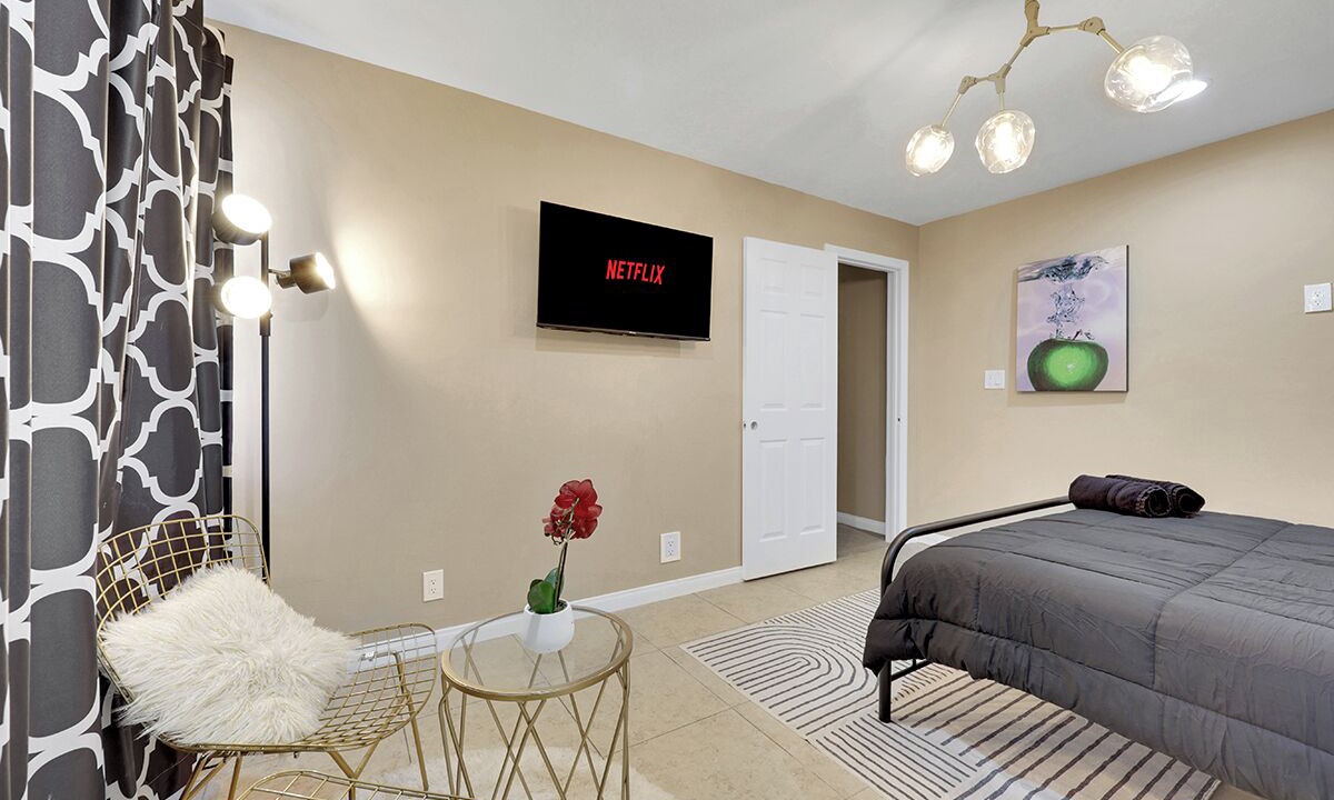 Photo of Bedroom in Enterprise