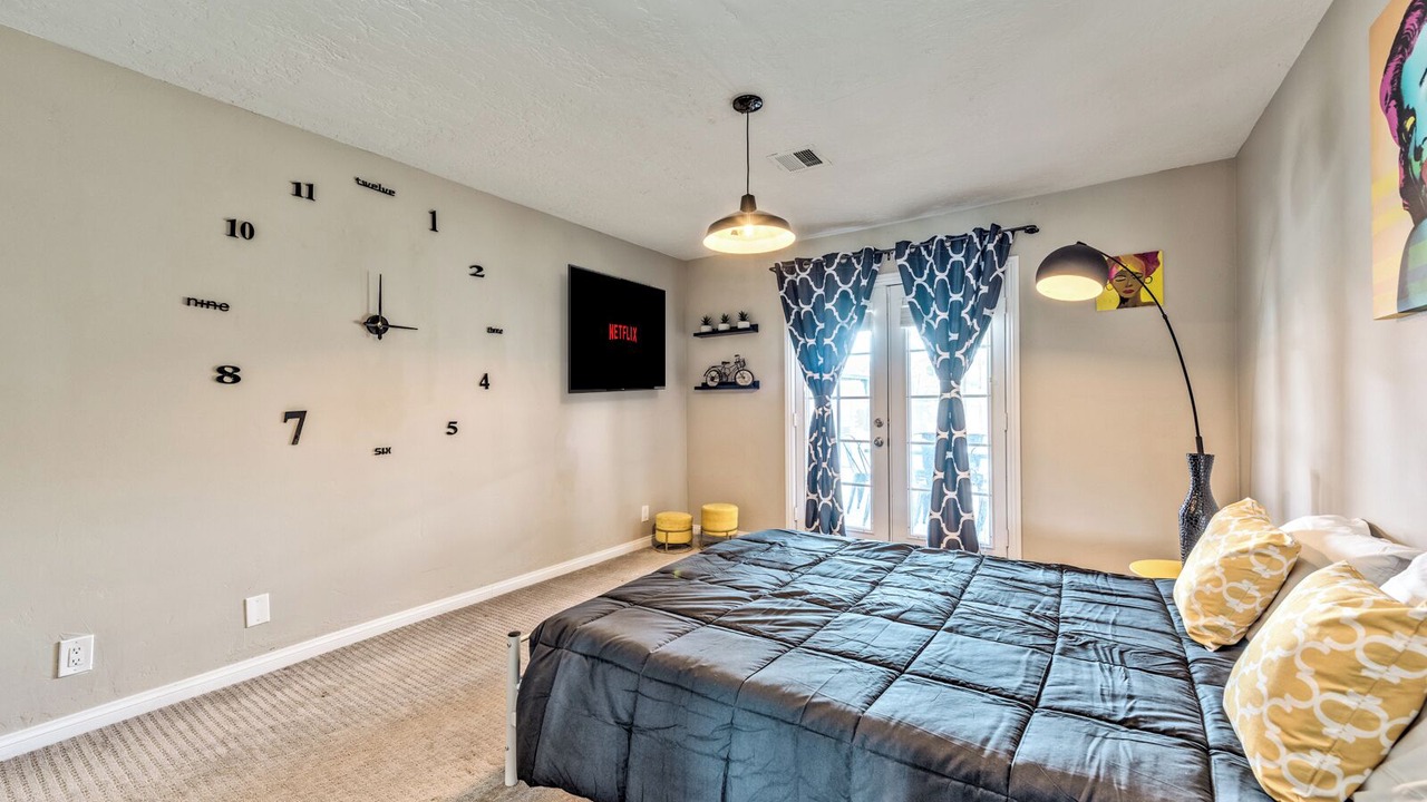 Photo of Bedroom in Enterprise