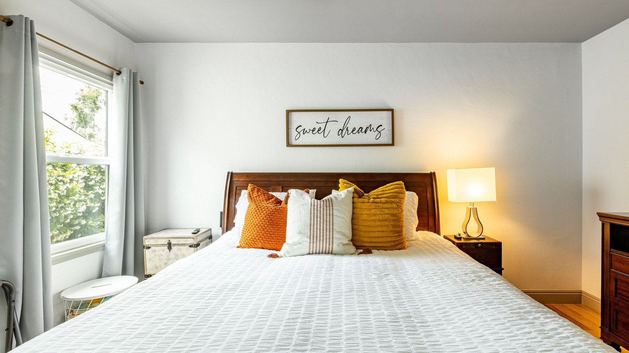 Photo of Bedroom in Mid Central