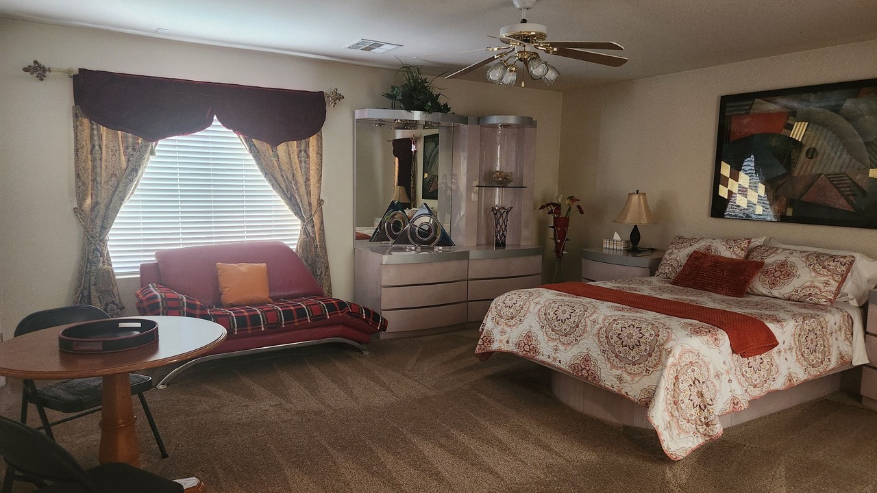 Photo of Bedroom in Enterprise