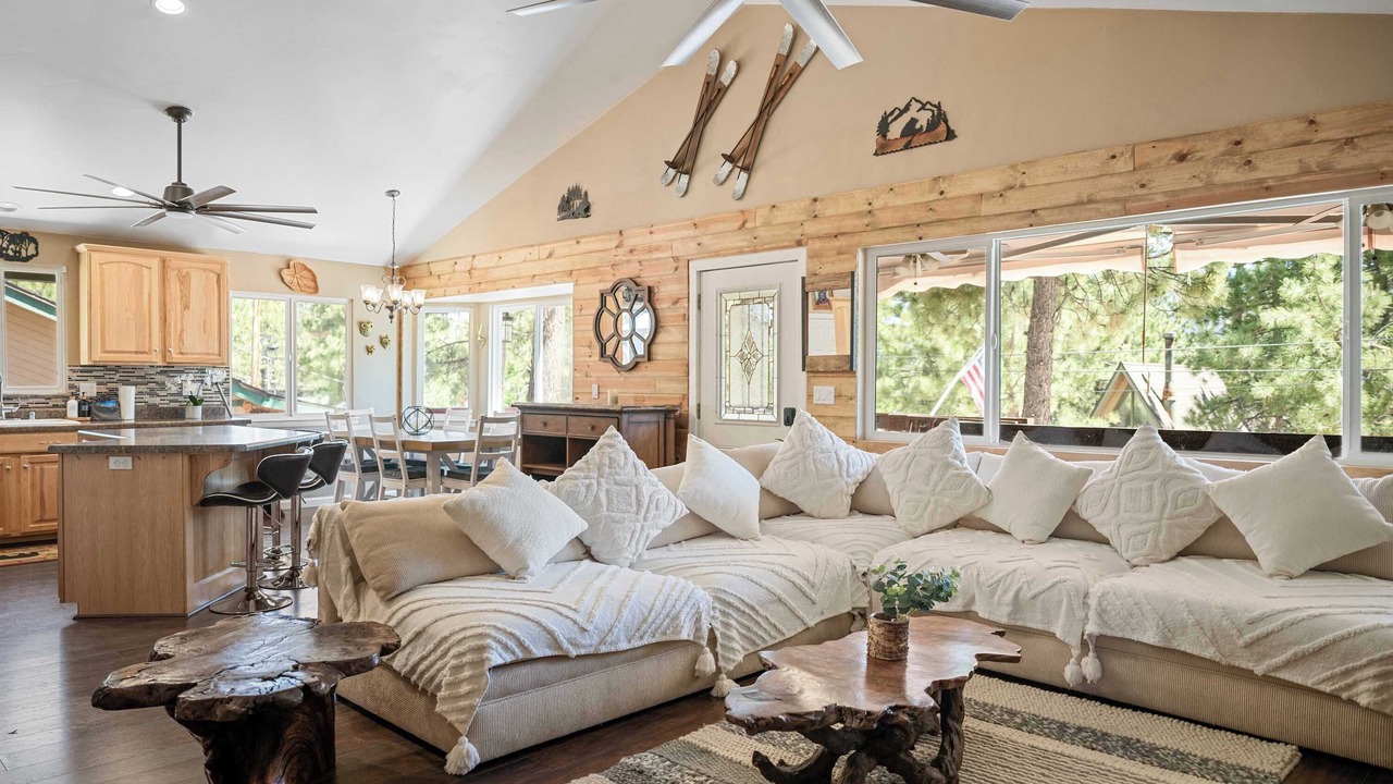 Photo of Livingroom in Big Bear Lake