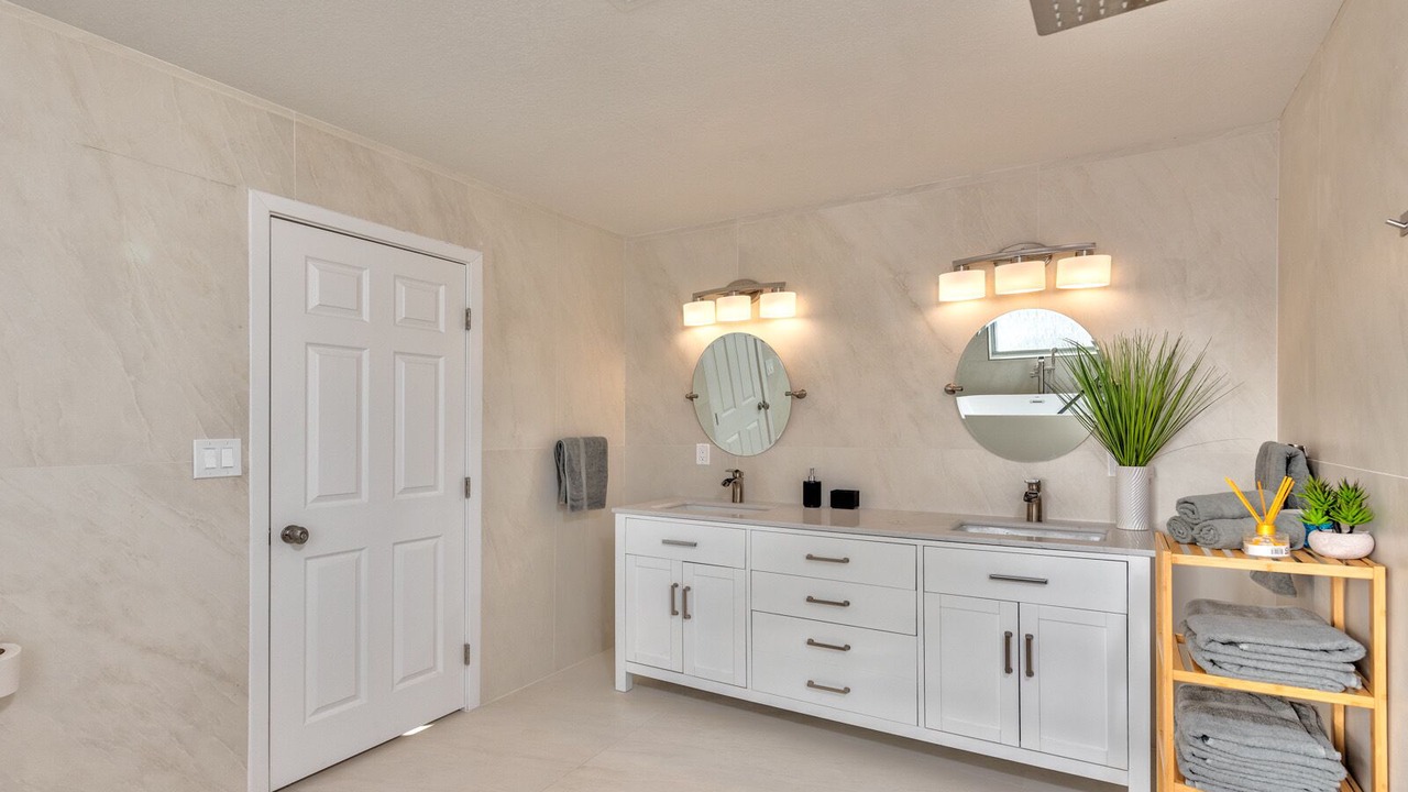 Photo of Bathroom in Enterprise