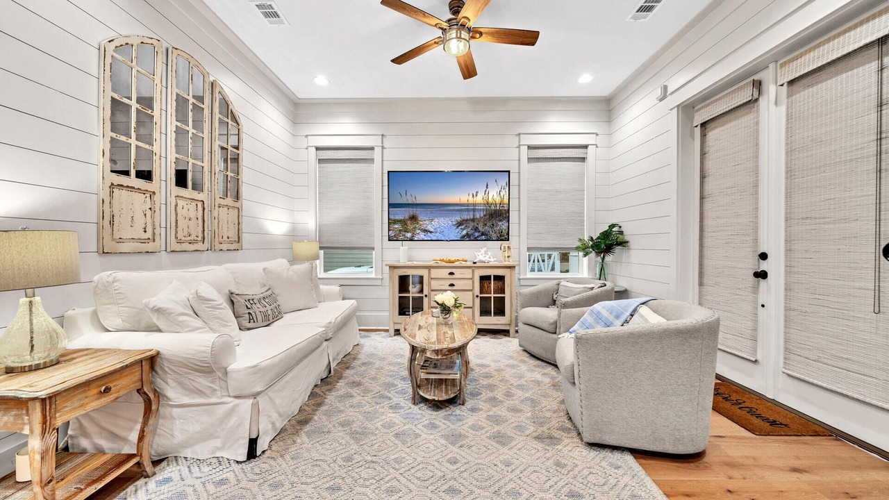 Photo of Livingroom in Greenway Park