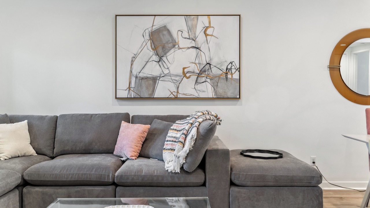Photo of Livingroom in Valley Glen