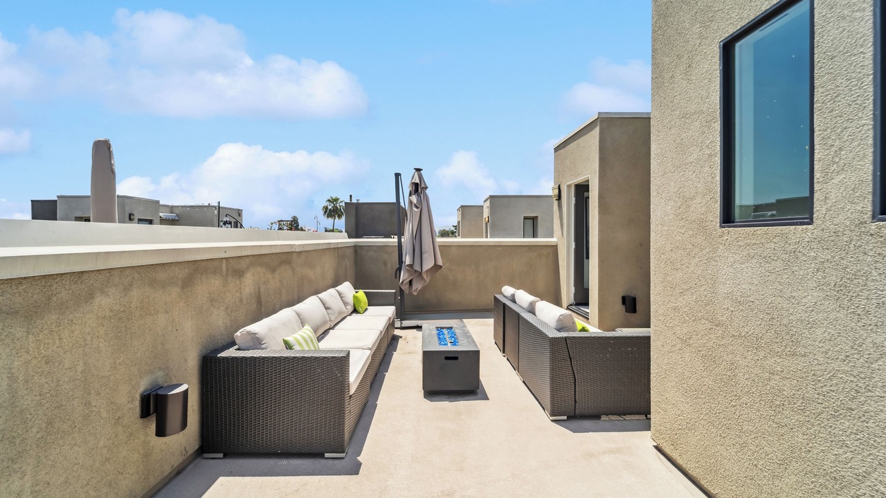 Photo of Patio Balcony in Valley Glen