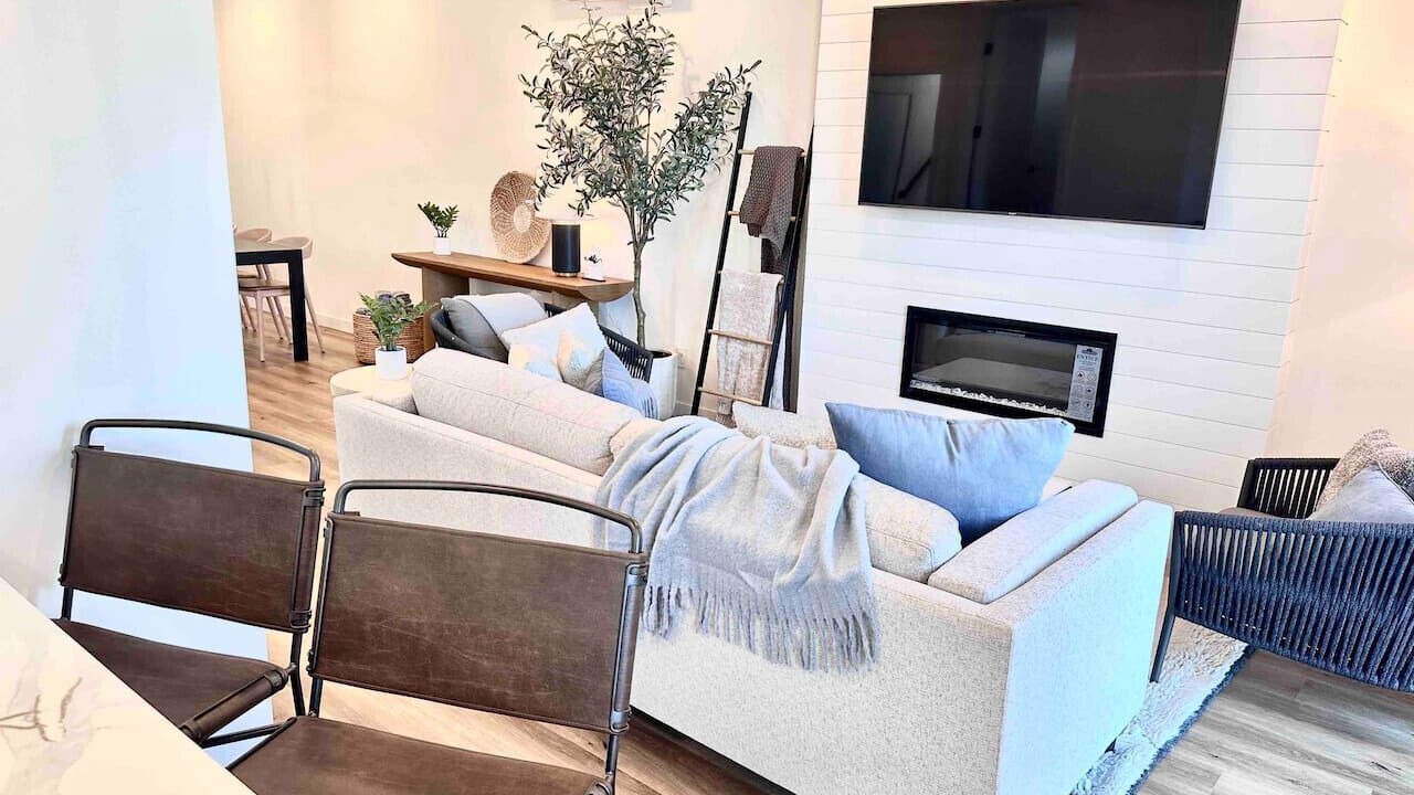 Photo of Livingroom in Townsite
