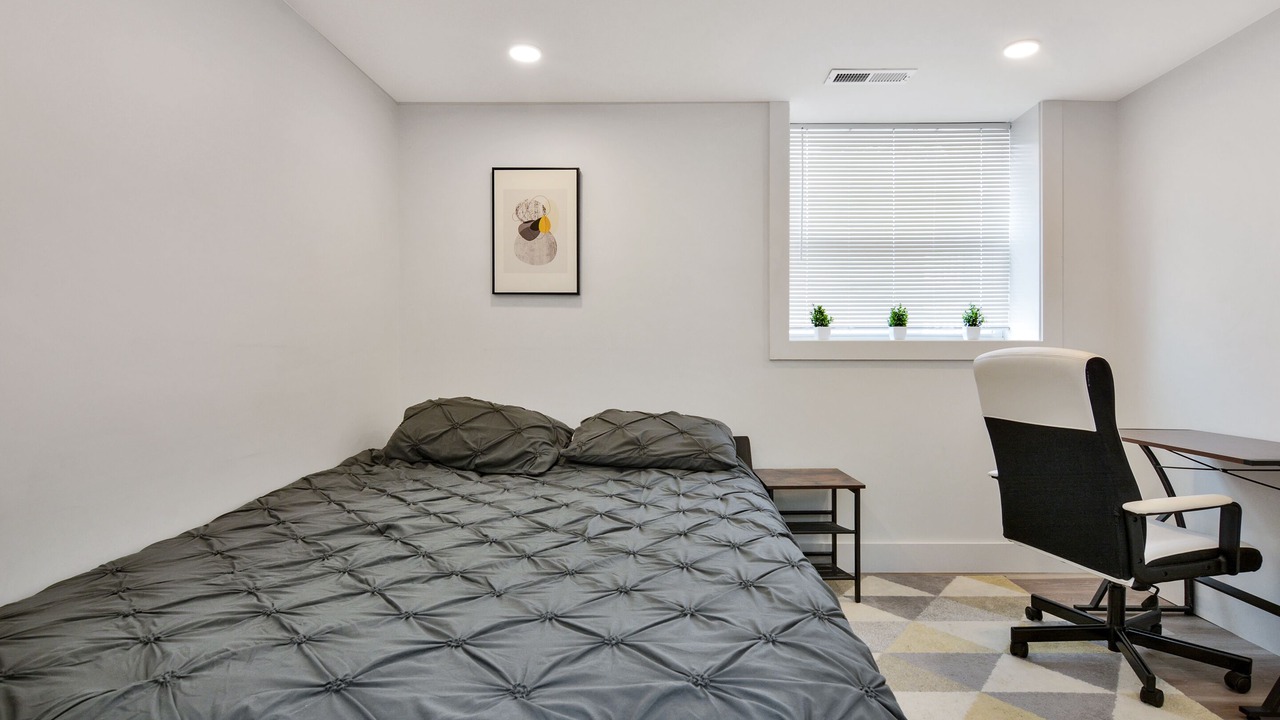 Photo of Bedroom in East Somerville