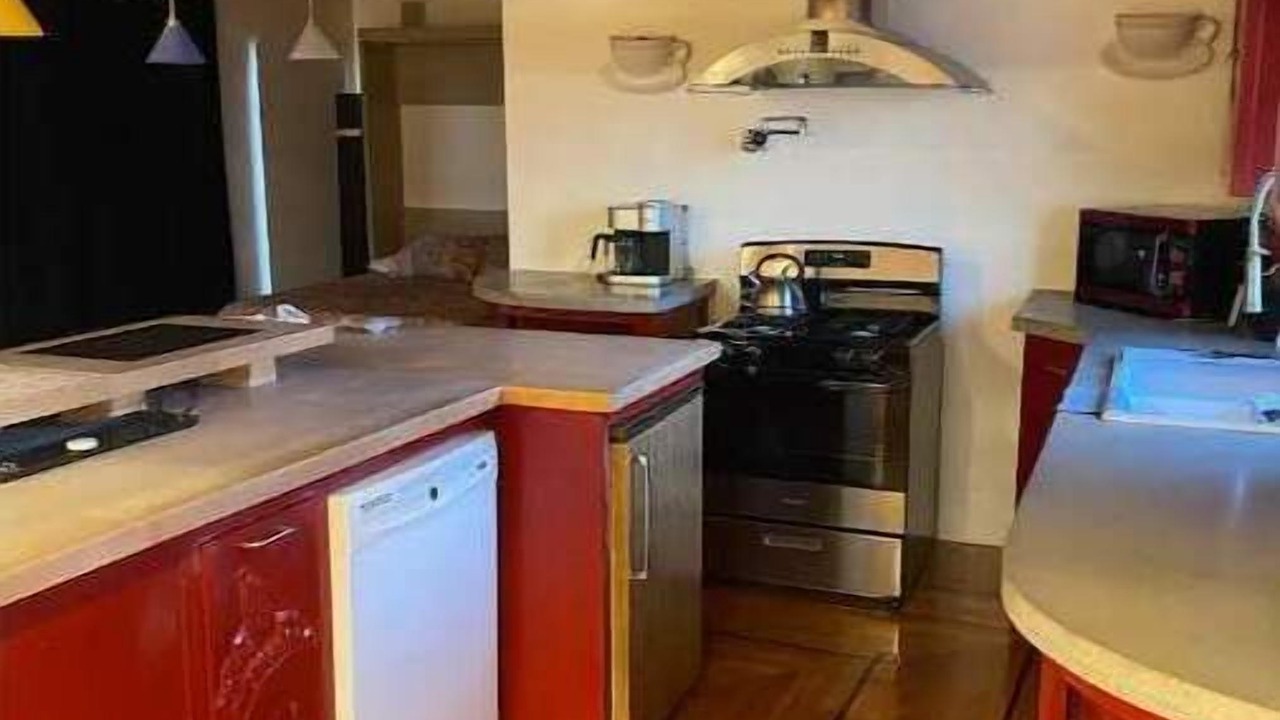 Photo of Kitchen in Ladera Heights