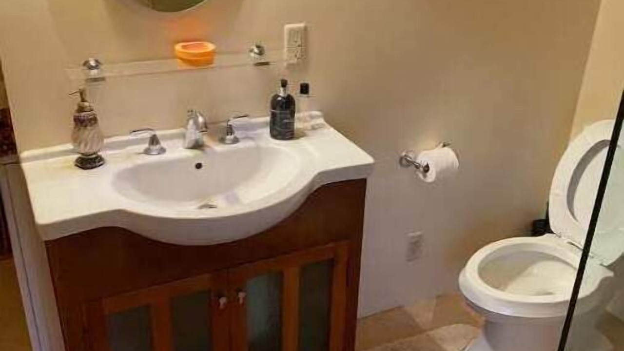 Photo of Bathroom in Ladera Heights
