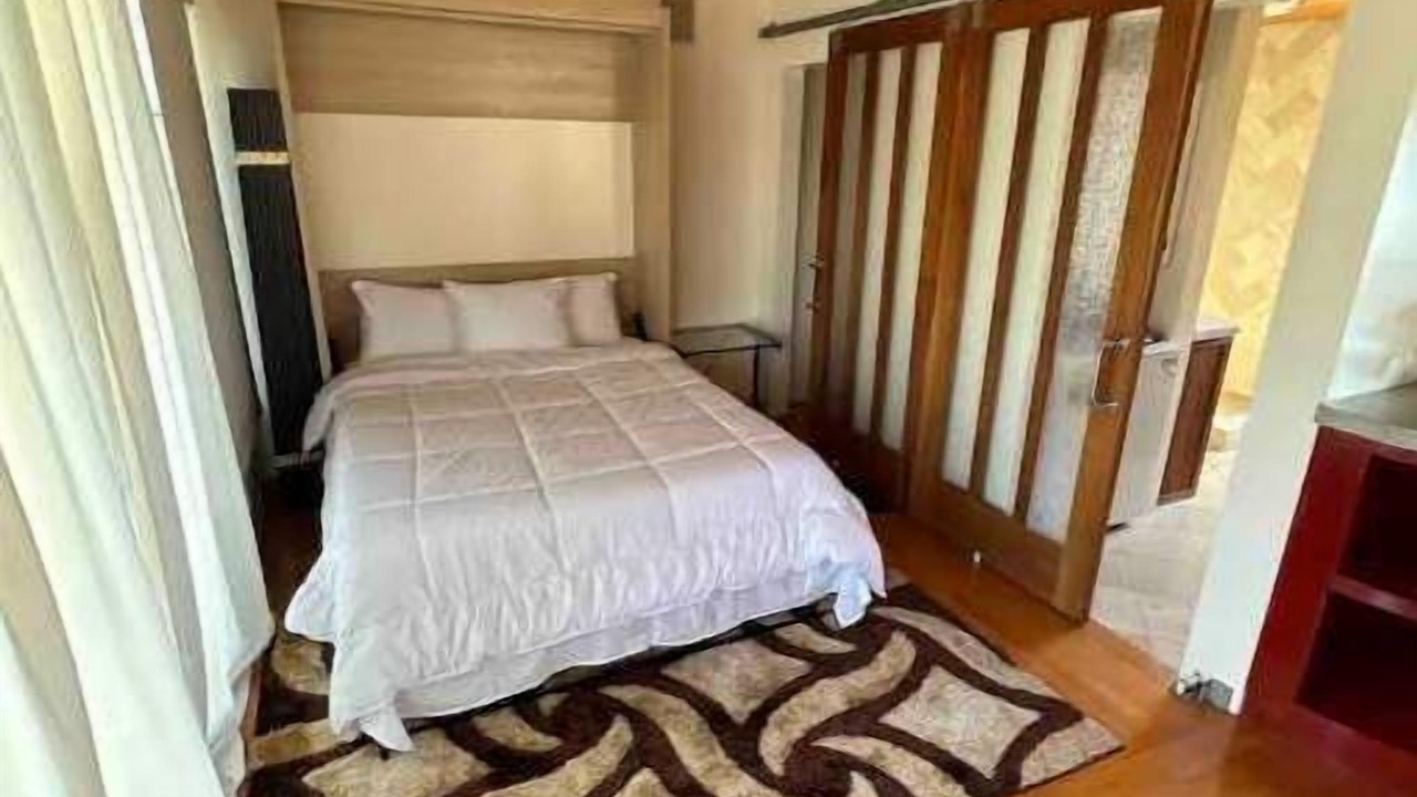 Photo of Bedroom in Ladera Heights