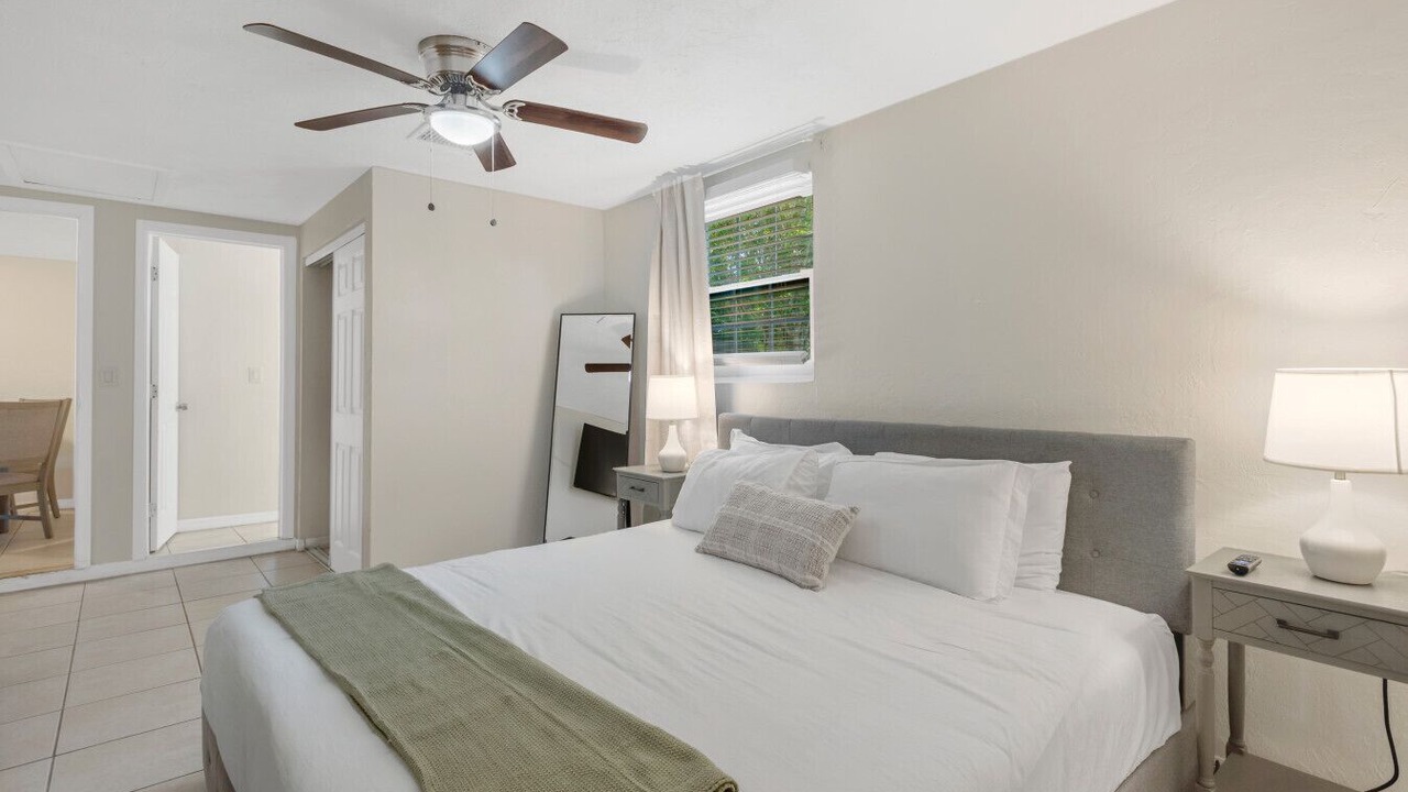 Photo of Bedroom in Gulf Gate Estates