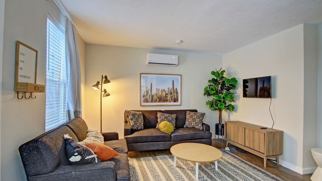 Photo of Livingroom in North End