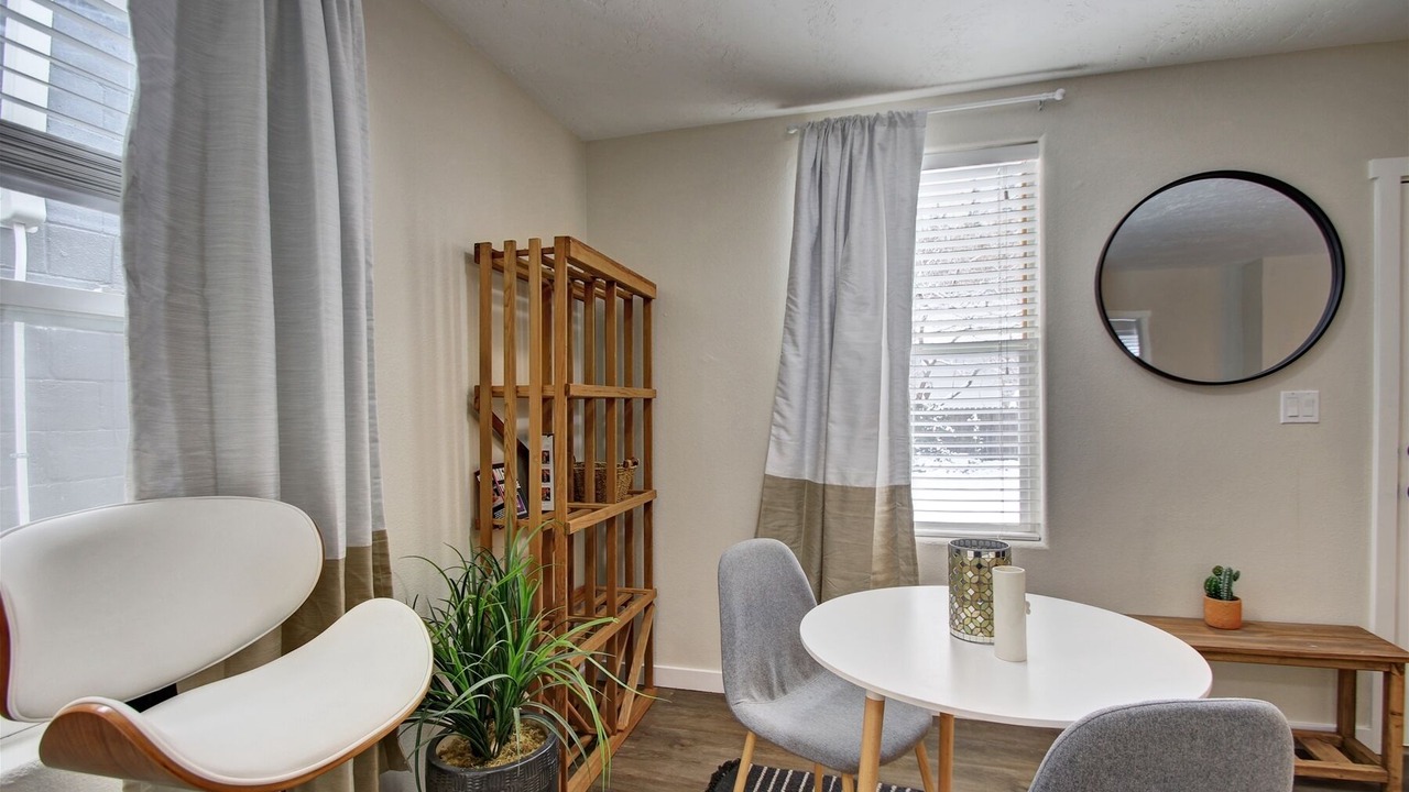 Photo of Livingroom in North End