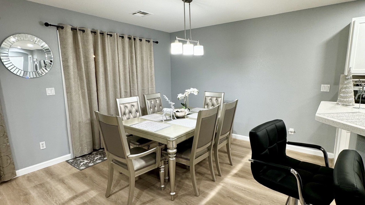 Photo of Bedroom in Enterprise