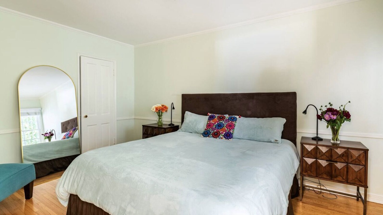 Photo of Bedroom in Beverly Hills