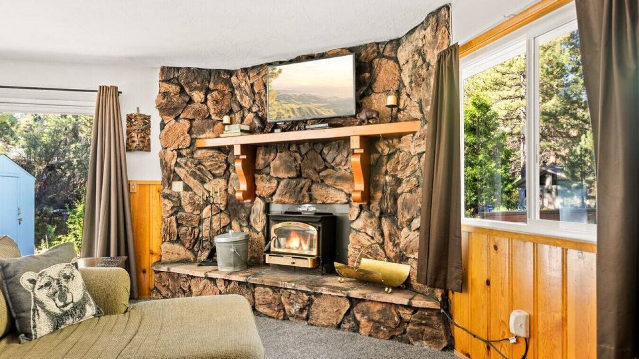Photo of Livingroom in Fawnskin