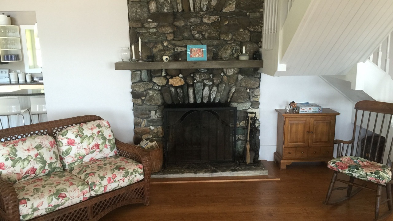 Photo of Livingroom in Surry