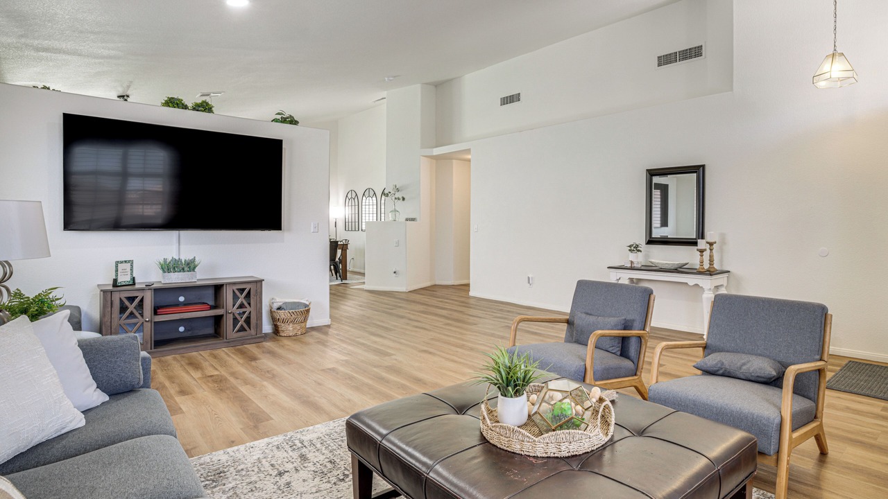 Photo of Livingroom in Spring Valley