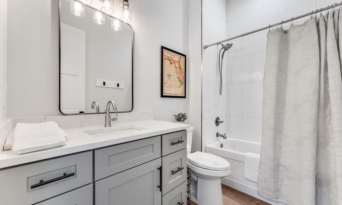 Photo of Bathroom in Greenway Park