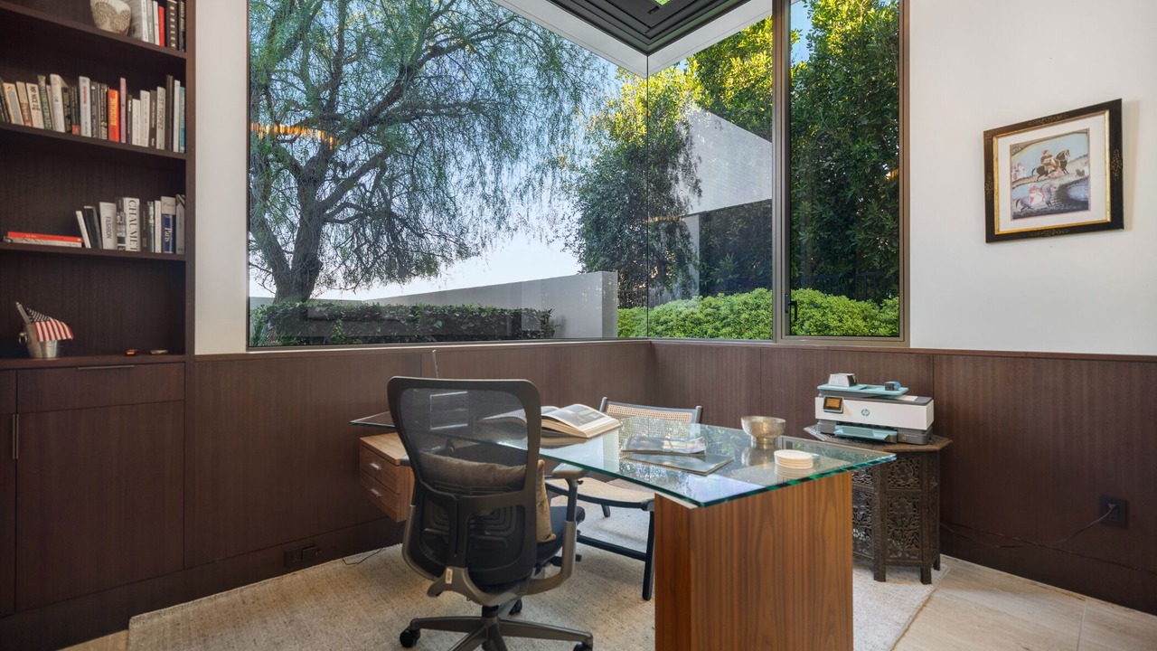 Photo of Others in Hollywood Hills West