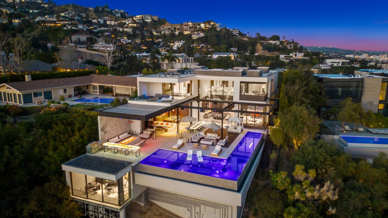 Photo of Outdoor in Hollywood Hills West