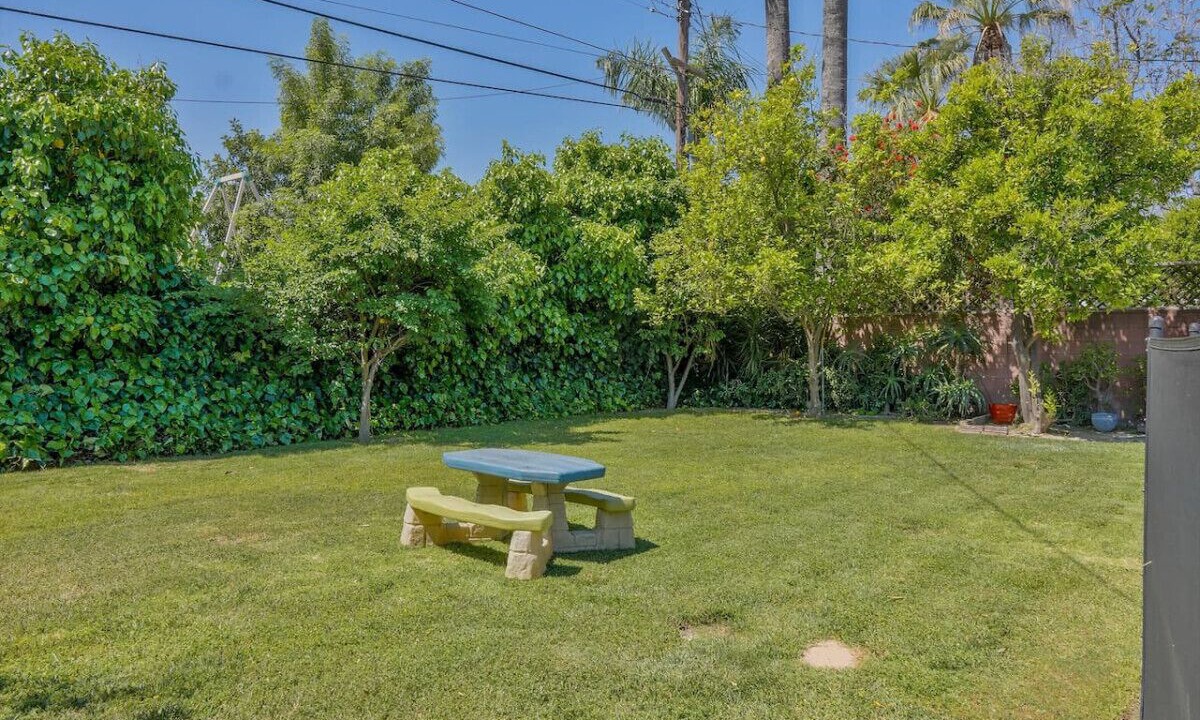 Photo of Outdoor in Valley Glen