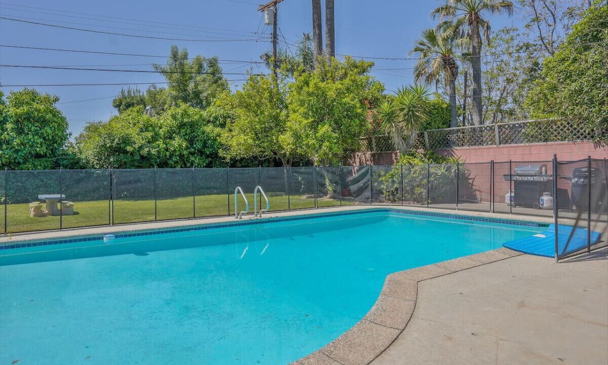 Photo of Outdoor in Valley Glen