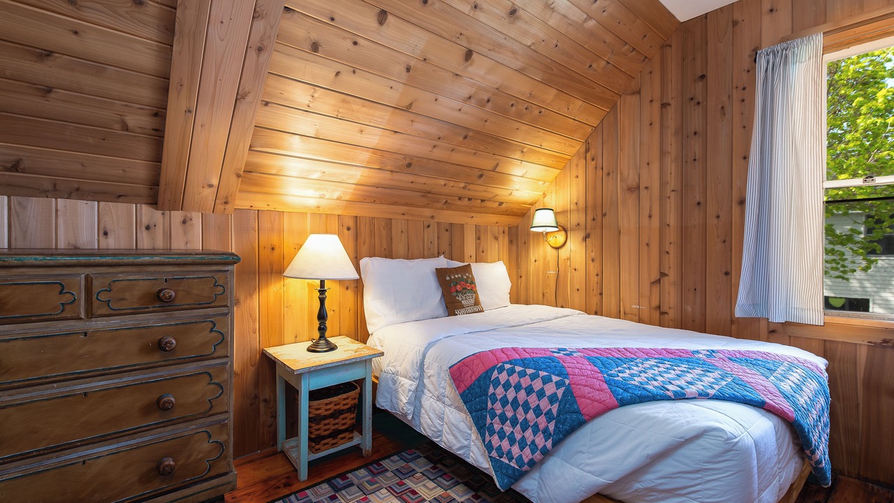 Photo of Bedroom in Mid-Coast and Islands