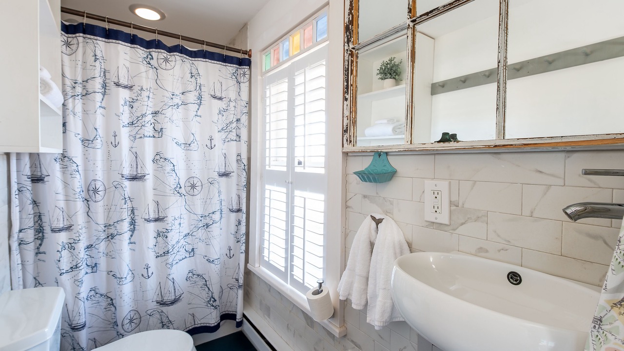 Photo of Bathroom in Mid-Coast and Islands