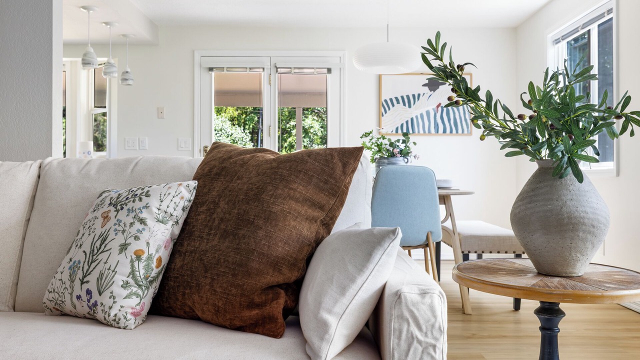 Photo of Livingroom in West Valley