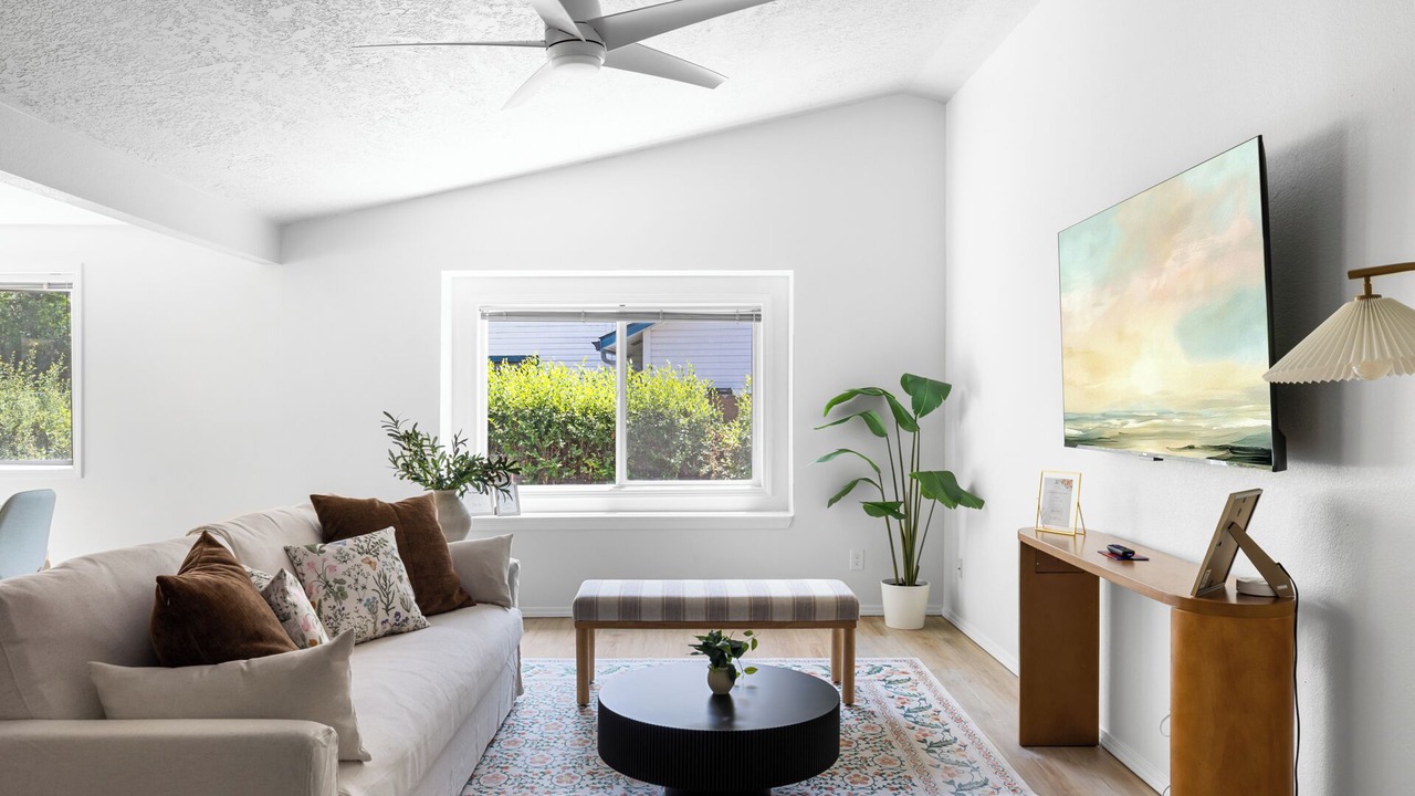 Photo of Livingroom in West Valley