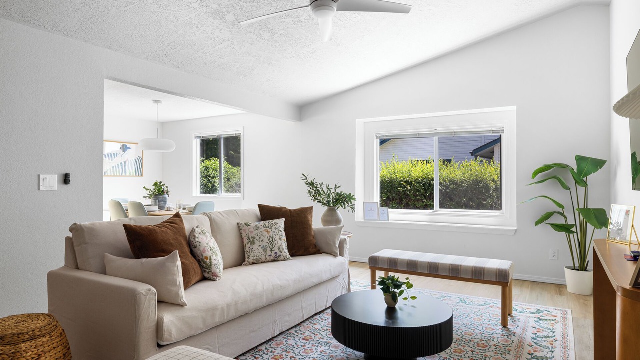 Photo of Livingroom in West Valley