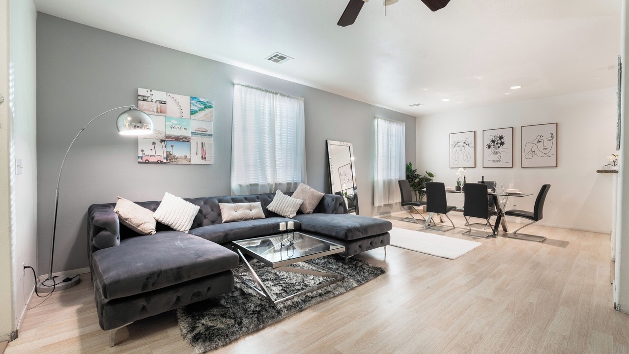 Photo of Livingroom in Rhodes Ranch