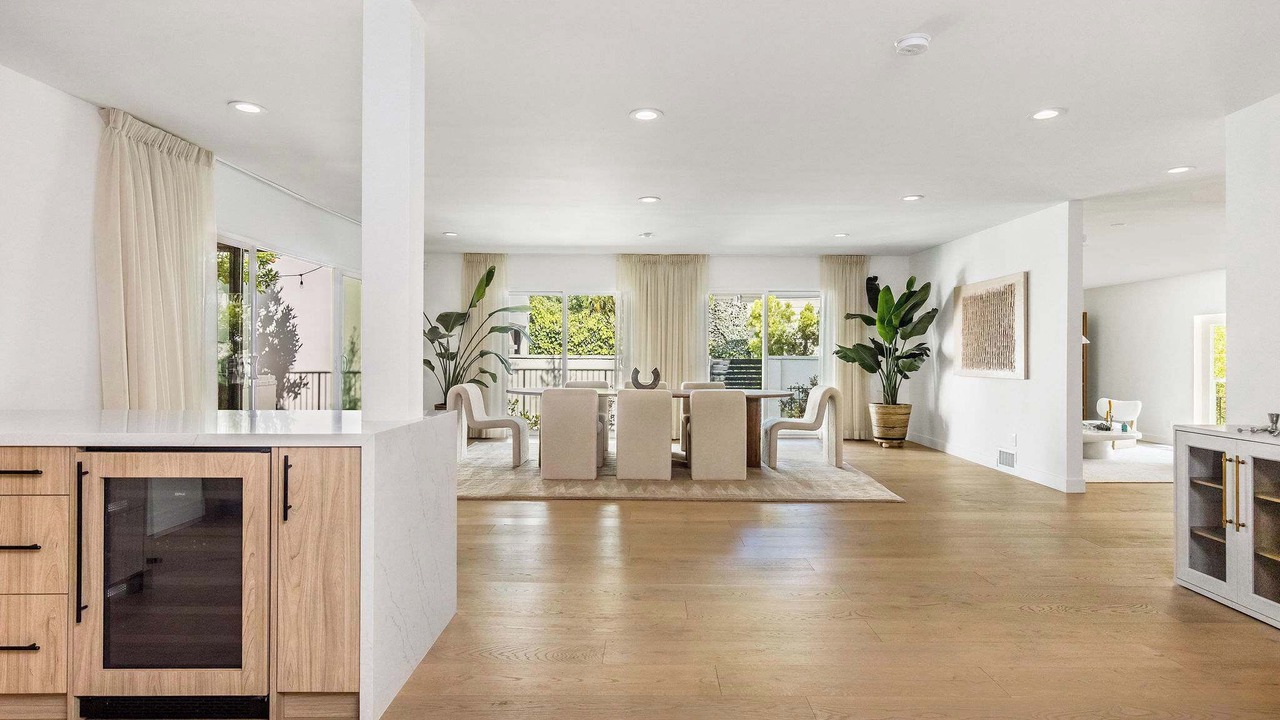 Photo of Others in Hollywood Hills West