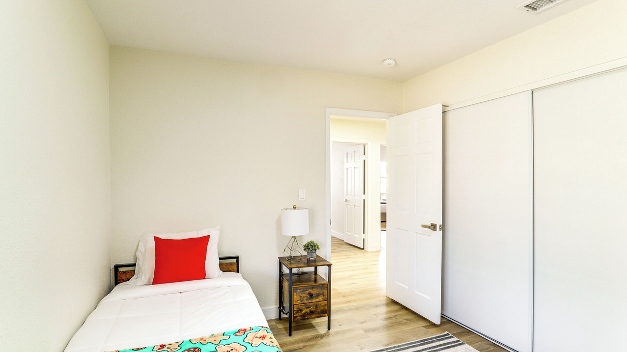 Photo of Bedroom in Chinatown