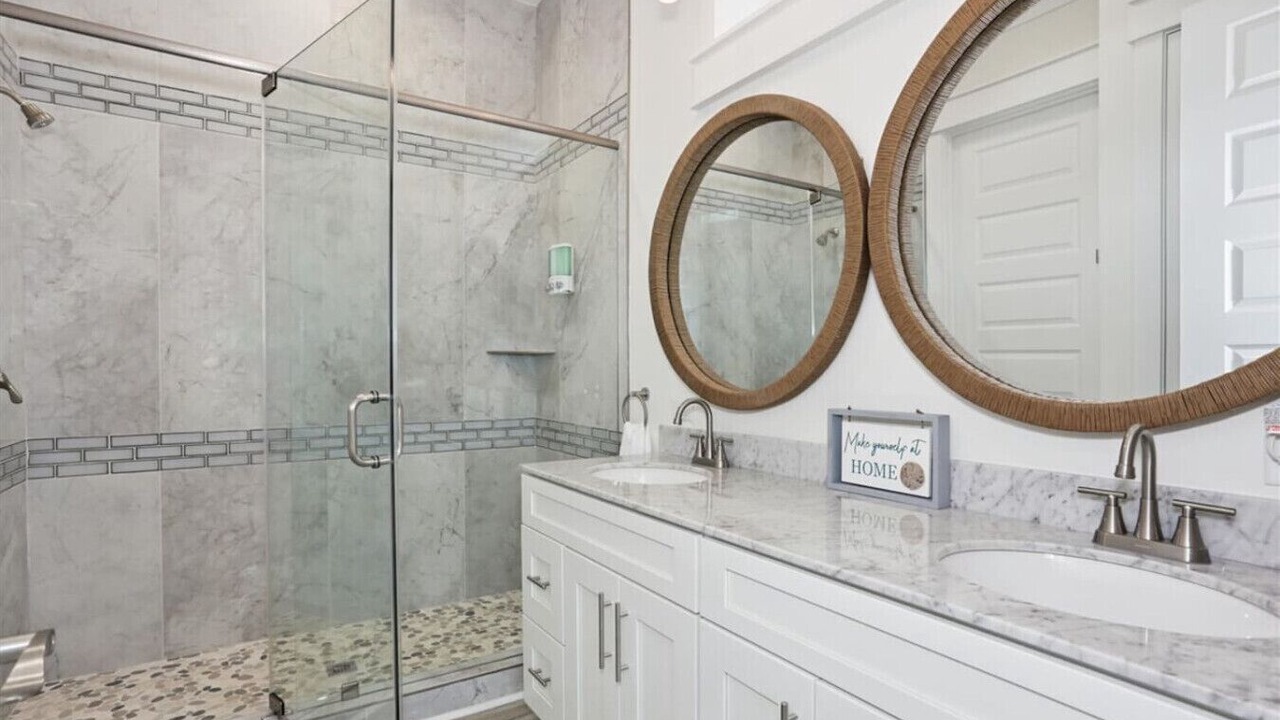 Photo of Bathroom in Navarre Beach