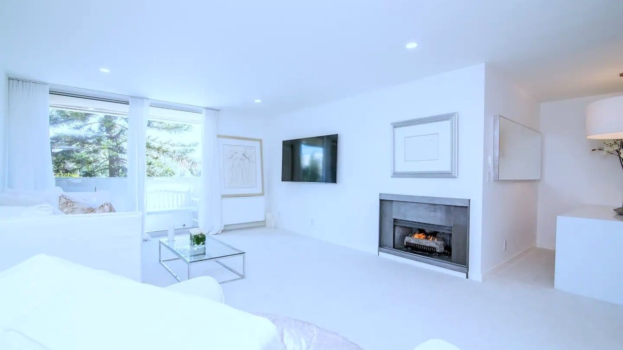 Photo of Bedroom in Sawtelle