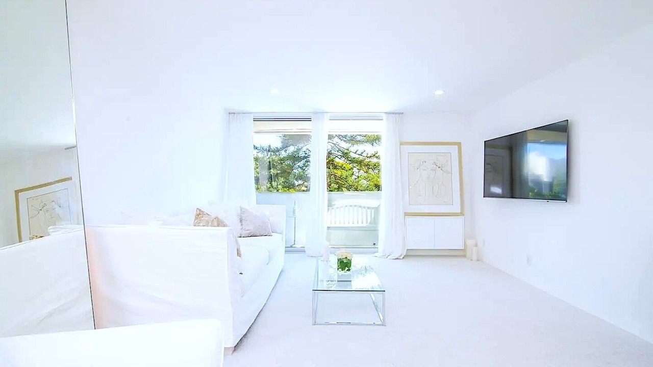 Photo of Livingroom in Sawtelle