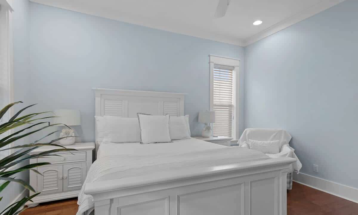 Photo of Bedroom in Lakeside at Blue Mountain Beach
