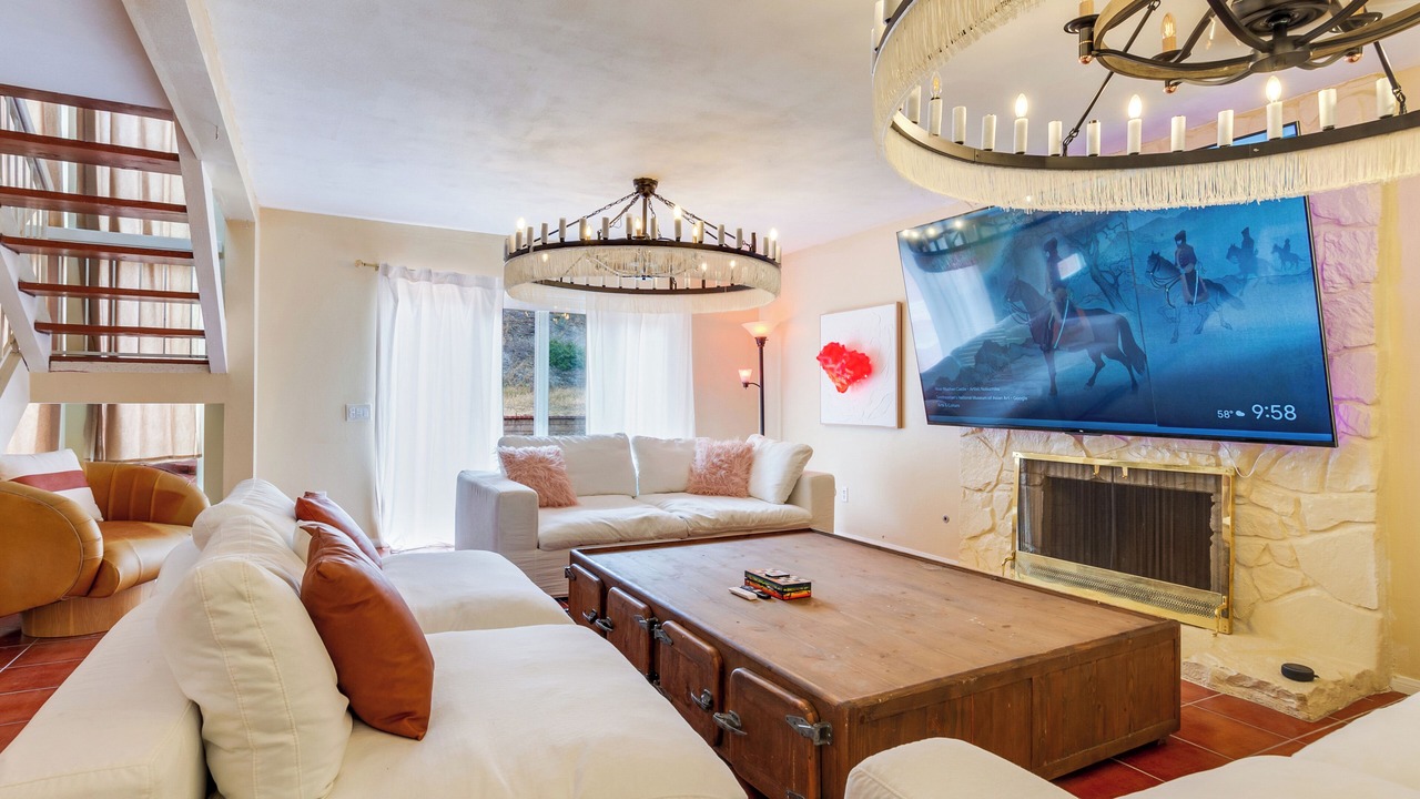 Photo of Livingroom in Estates at Canyon Crest
