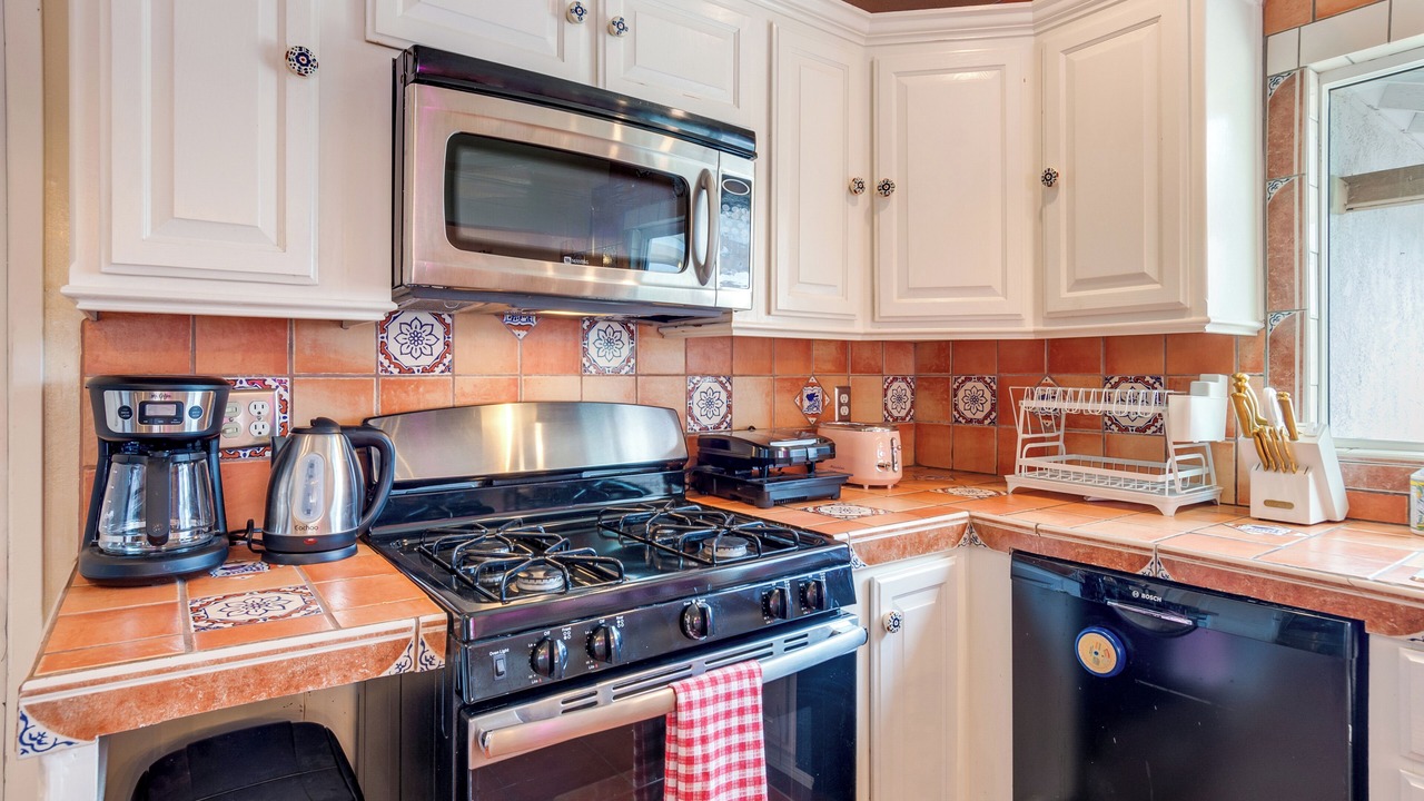 Photo of Kitchen in Estates at Canyon Crest