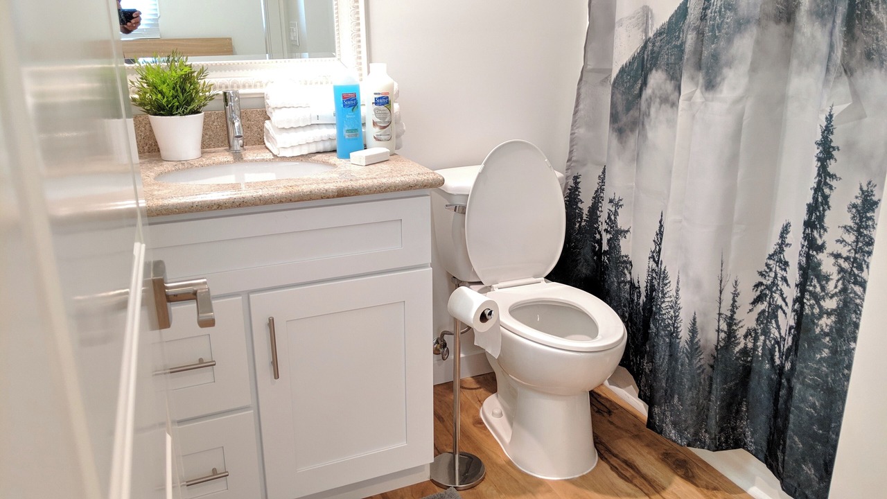Photo of Bathroom in Miracle Mile