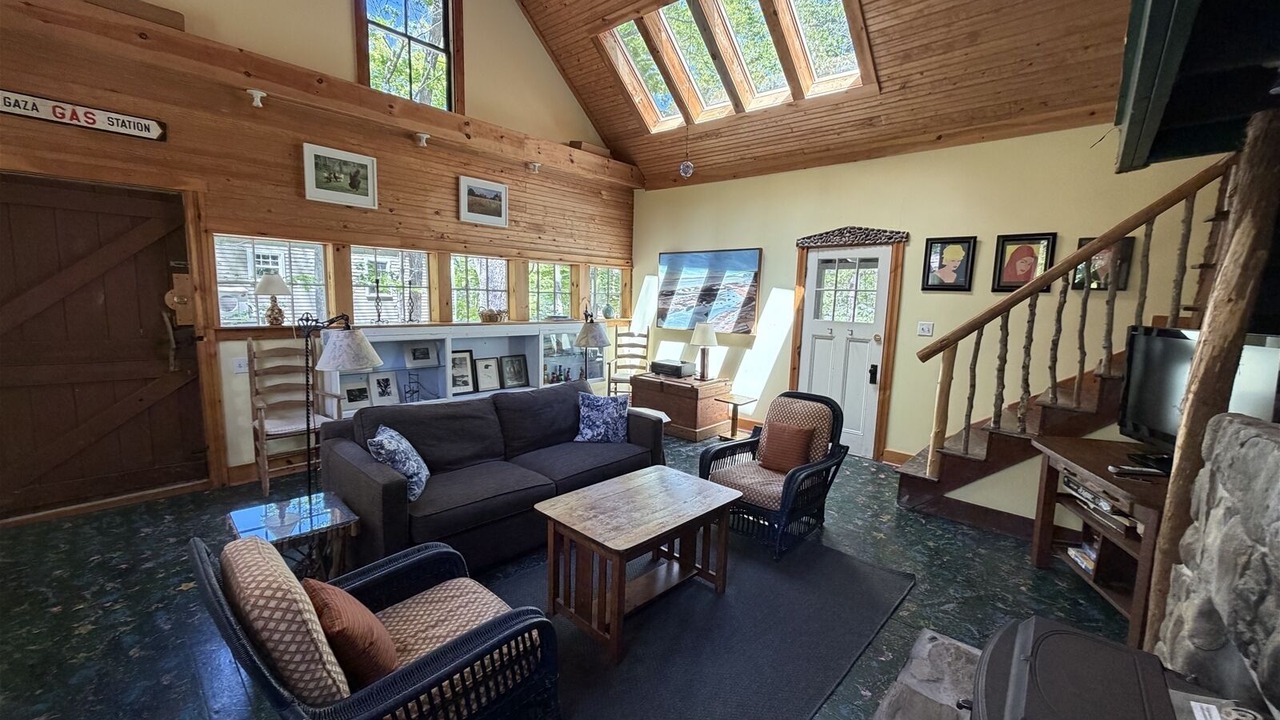 Photo of Livingroom in Bayside