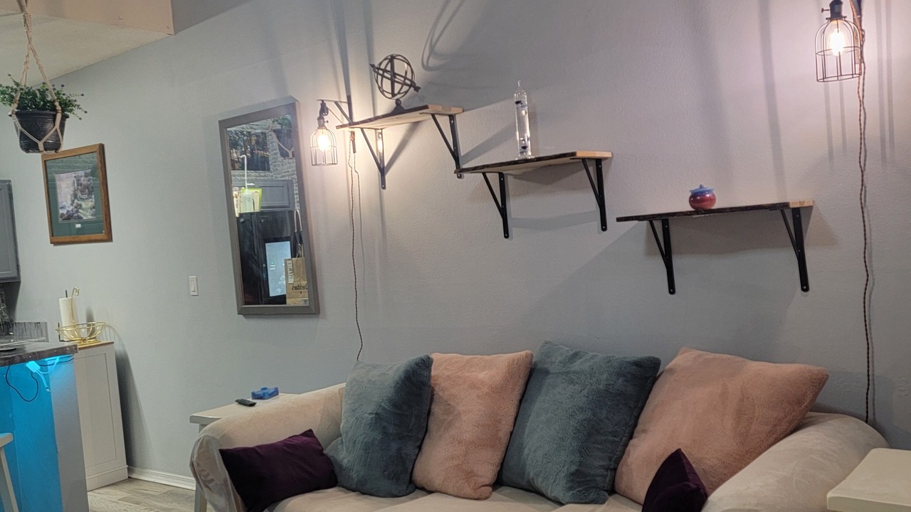 Photo of Livingroom in Ferry Pass